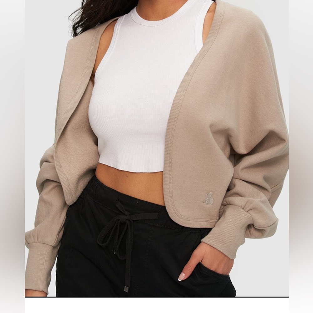Kuwallatee shrug cardigan NWT